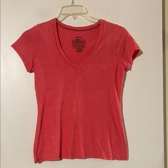 Patagonia Tops - Patagonia hot pink cap sleeve tee